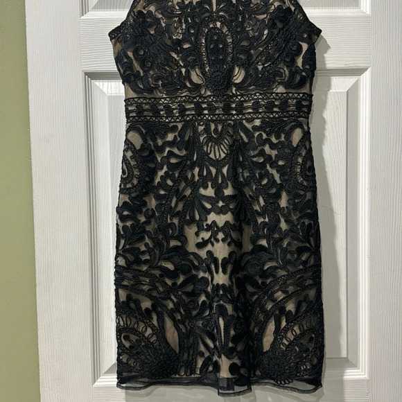 Parker Dress - Picture 3 of 12